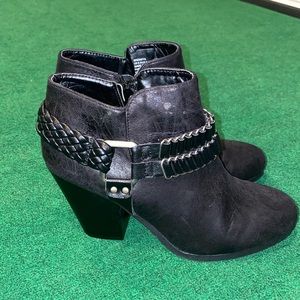 JustFab Brenwyn Black Booties